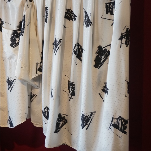 Women’s Summer Suit - Picture 4 of 7